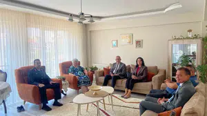 Alaşehir’de bayramın en anlamlı ziyareti: Şehit aileleri unutulmadı