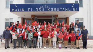 Geleceğin denizcileri Mehmetçik ile buluştu: Erdekli öğrenciler donanmanın kalbine girdi