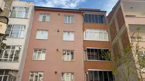 Elazığ’da korku dolu anlar: Balkondan düşen genç kız yaşam mücadelesi veriyor