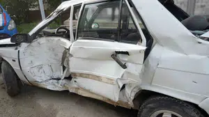 Hastaneye giden araç kaza yaptı: Torununu görmeye gidiyordu, tır şoförü de fenalaştı