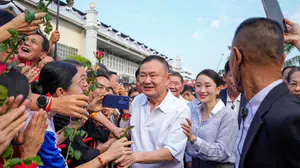 Tayland siyasetinde deprem etkisi: Tartışmalı lider Thaksin Shinawatra özgürlüğüne kavuştu
