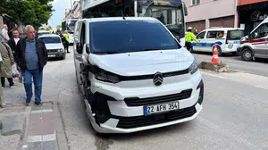 Edirne’de ortalık savaş alanına döndü: Kontrolden çıkan panelvan 5 aracı hurdaya çevirdi