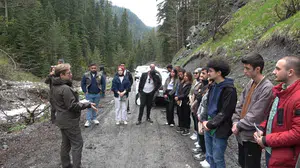 Geleceğin doğa koruyucuları Ilgaz’da sahaya indi: Yağmura rağmen uygulamalı eğitim