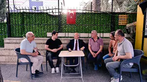 Vali Varol'dan esnafa sürpriz ziyaret: Çay eşliğinde samimi sohbet