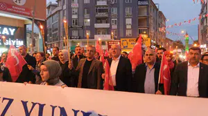 Karaman sokakları meşalelerle aydınlandı: Türkçenin başkentinde coşkulu kutlama