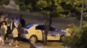 Adana’da korku dolu anlar: Kontrolden çıkan araç kanala uçmaktan son anda kurtuldu