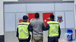 Kırşehir’de firari avı: 8 yılı aşkın hapis cezası olan şahıs kıskıvrak yakalandı
