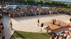 Burhaniye’de tarihi gün: Uygulamalı Bilimler Fakültesi ilk mezunlarını gururla uğurladı