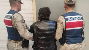 Şanlıurfa'da adaletten kaçamadı: 4 yıl 7 aylık hapis cezasıyla aranan firari yakayı ele verdi