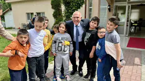 Başkan Demirtaş'tan anlamlı buluşma: "Zihinlerdeki duvarları sevgiyle yıkacağız"