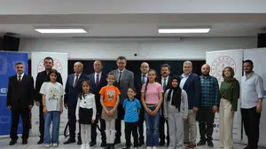 Minik ellerden büyük tasarruf mesajı: Uşak’ta enerji bilinci sanatla buluştu