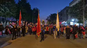Düzce sokakları 19 Mayıs için ışıl ışıl: Binlerce kişi tek yürek oldu