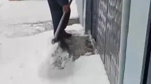 Kars'ta dolu yağışı vatandaşları şaşırttı