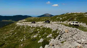 Koru yaylasında off-road tutkunlarından anlamlı bayrak açma etkinliği