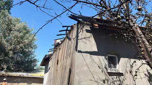 Aksaray'da bahçede çıkan yangın müstakil evi etkiledi