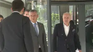 Özgür Özel, seçilmiş il başkanlarına destek verdi