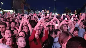 60. uluslararası Tekirdağ Kiraz Festivali’nde Kolpa ve Buray tekirdağlıları coşturdu