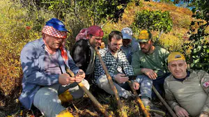 Tarlada mesaiye milli maç arası