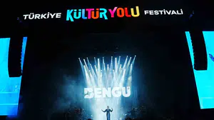 Manisa’da Bengü rüzgarı: Binlerce kişi tek bir ağızdan söyledi