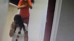 Mardin Kızıltepe'de apartman kapısını zorlayan şüpheliler güvenlik kamerasında
