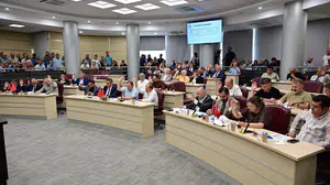 Kepez’de devrim niteliğinde kararlar: Emekliye ucuz market, mahalleye kreş ve uyuşturucuya karşı topyekûn savaş