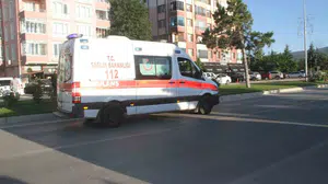 Beyşehir'de trafik kazasında boğazına dili kaçan çocuk kurtarıldı