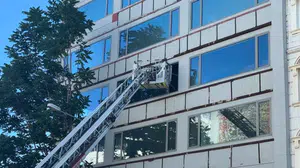 Beyoğlu’nda 6 katlı binada yangın çıktı