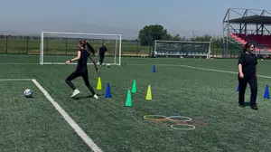 Beylikova'da kız çocuklarına ücretsiz futbol kursu başladı