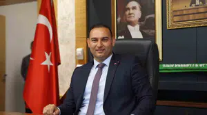 Kilis’te şok ayrılık: Belediye Başkanı Hakan Bilecen rozetini çıkardı