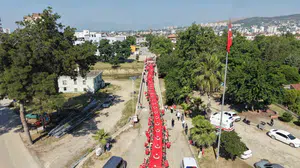 Kozan’da 106 yıllık gurur: Tarihi köprüden yükselen bağımsızlık yürüyüşü