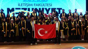İnönü Üniversitesi iletişim fakültesi'nde mezuniyet heyecanı