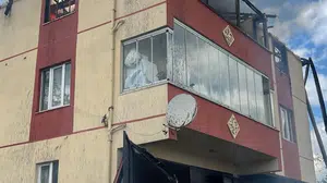 Kastamonu'da korkutan alevler: Üç katlı binanın çatısı küle döndü