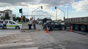 Kütahya'da iki otomobil çarpıştı: 5 yaralı