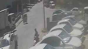 Ahlat sokaklarında çöp konteyneri tehlike anlarına neden oldu