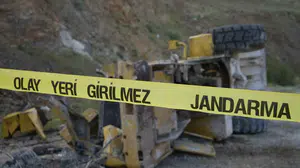 Kırıkkale’de dehşet anları: Kontrolden çıkan iş makinesi uçuruma uçtu