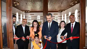 Vezirköprü'de yıl sonu karma resim sergisi açıldı