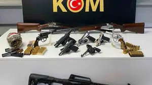 Milas’ta ruhsatsız tabanca ve tüfek operasyonu