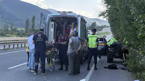 Tosya yolunda korkutan kaza: Kontrolden çıkan ATV bariyerlere ok gibi saplandı