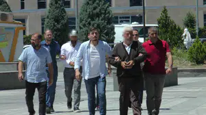 Taksici cinayetinde şok karar: Mahkemeden baba ve oğluna haksız tahrik indirimi