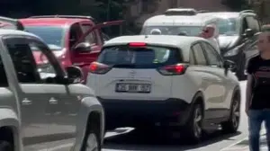 Çorlu'da trafikte yol verme kavgası cep kameralarına yansıdı