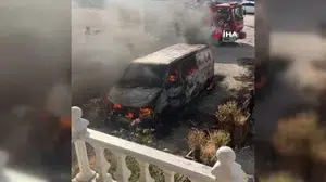 Samsun'da park halindeki minibüs yangını