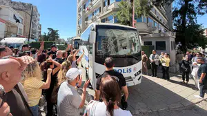 Buca Belediyesi'nde deprem: İki başkan ve onlarca yönetici gözaltında