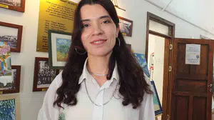 Fırçalarıyla hayata renk kattılar: Burhaniyeli kadınların sanat yolculuğu sergiye dönüştü