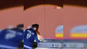 Sivas'ta iki tırda 27 düzensiz göçmen yakalandı
