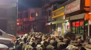 Tokat’ta gece yarısı trafiği durdu: Şehir merkezinde beklenmedik misafirler