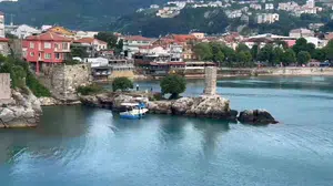 Amasra’nın tarihi dokusuna sprey boyalı saldırı: Kraliçe Amastris’in mirası hedef alındı