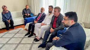 Vali Aydoğdu, babasını kaybeden öğrencinin ailesini ziyaret etti