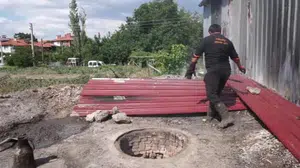 Gölhisar'da kuyu kebabı geleneği 2,5 saatte pişiyor