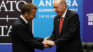 Cumhurbaşkanı Erdoğan, Macron ile NATO Zirvesi'nde önemli görüşme gerçekleştirdi