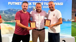 Alanya'nın ayak tenisi turnuvasında şampiyonluk sevinci